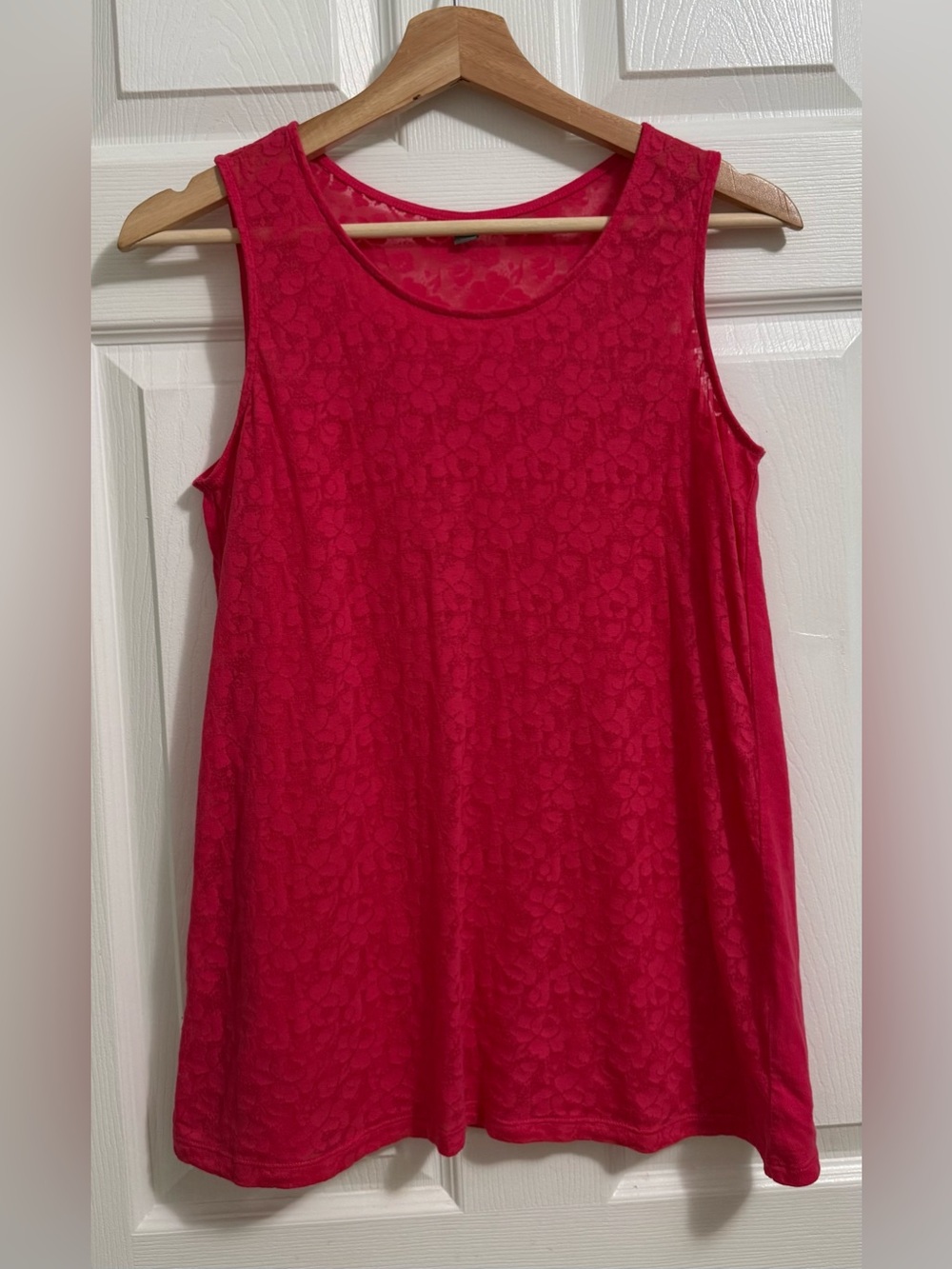 Uniqlo Sleeveless Coral Red Lace Overlay Tank Top